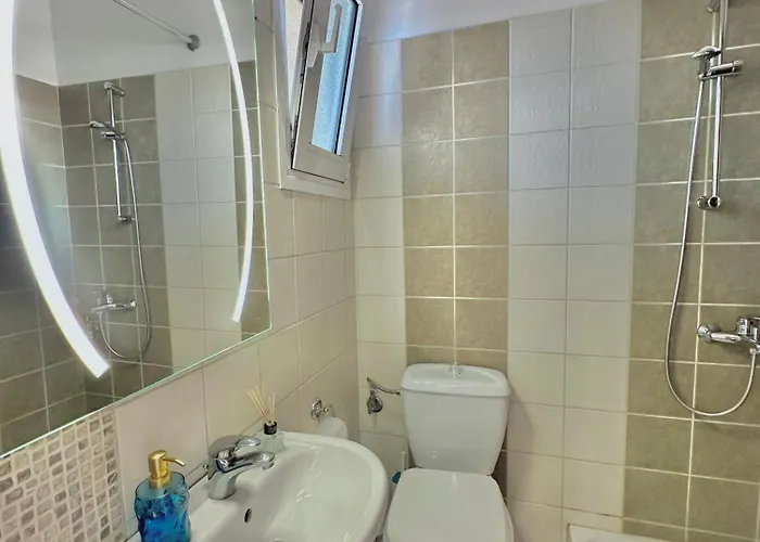 Ap 7 With Parking Lejlighed Larissa